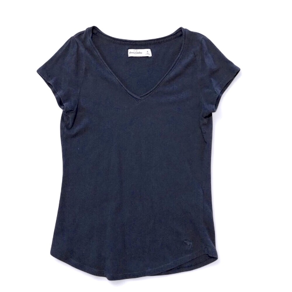 abercrombie kids Girl’s v-neck t-shirt with embroidered moose logo 🫎🫎💙💙